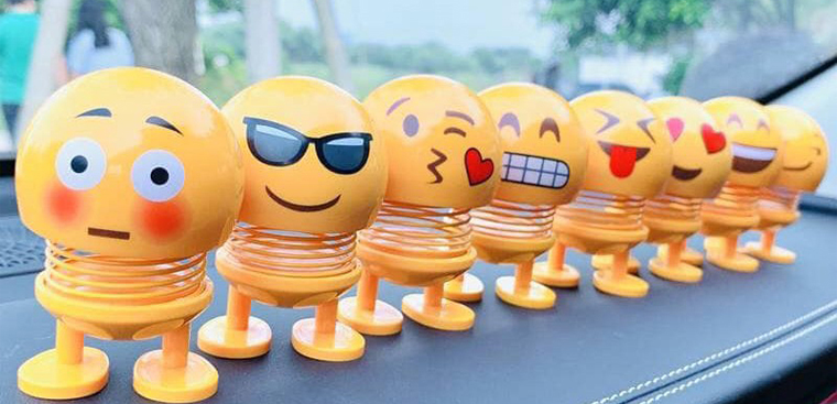 Đồ chơi thú nhún Emoji hot, chứa nguy cơ gây ung thư