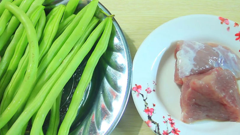 How to make delicious crispy fried stick beans with pork