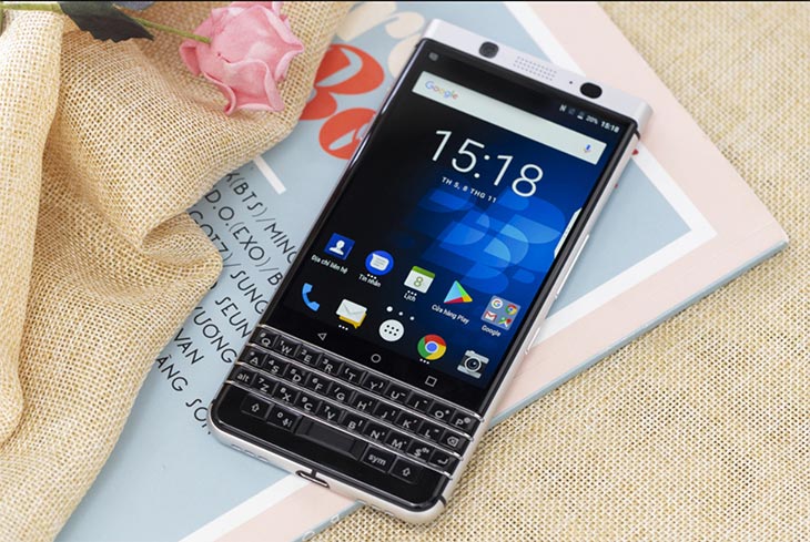 Phím tiện lợi trên điện thoại BlackBerry dùng làm gì?