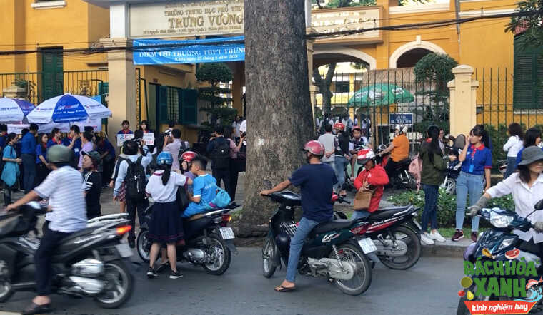 Hôm nay thi môn đầu tiên của THPT Quốc gia, vẫn có thí sinh đi trễ giờ thi