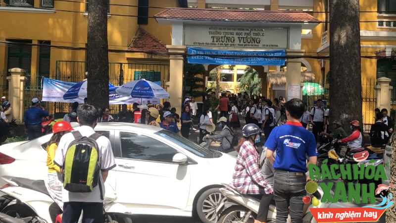 Khoảng 9h45 là thời gian kết thúc môn đầu tiên 