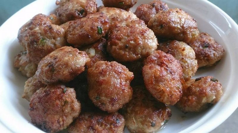 How to make crispy fried meatballs, soft inside