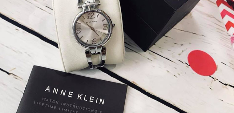 Đồng hồ Anne Klein của nước nào, ưu điểm và dòng sản phẩm nổi bật