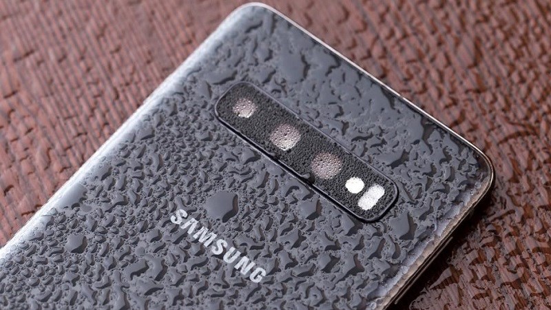 ACCC kiện Samsung vì khiến người dùng hiểu sai khả năng chống nước của smartphone ACCC kiện Samsung vì khiến người dùng hiểu sai khả năng chống nước của smartphone