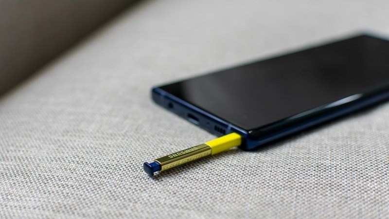 Thiết kế của Galaxy Note 10 và Note 10 Pro được tiết lộ qua miếng dán bảo vệ