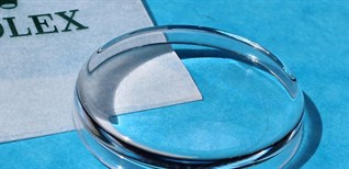 Mặt kính đồng hồ có bao nhiêu loại? Nên chọn loại nào?