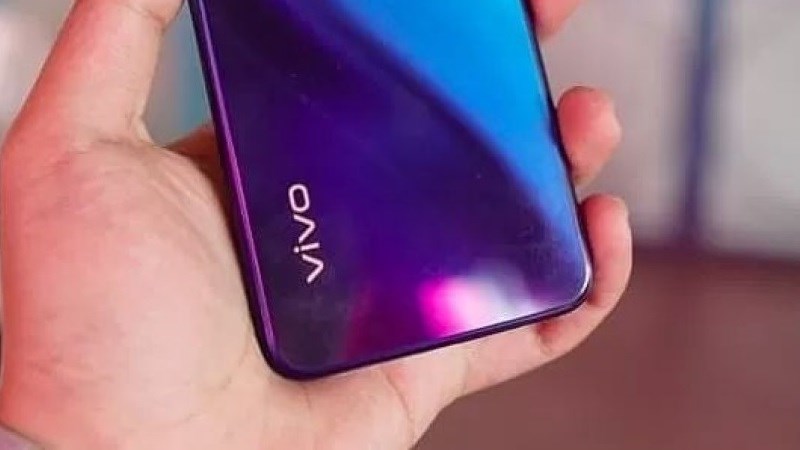 Vivo S1 dùng chip Helio P65 lộ ảnh trên tay ngoài đời thực
