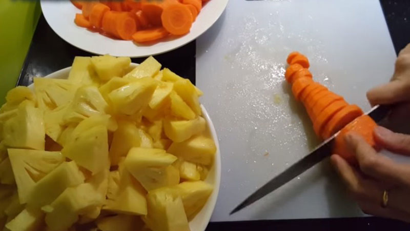 How to make pineapple carrot juice extremely easy to drink to help lose weight, beautiful skin