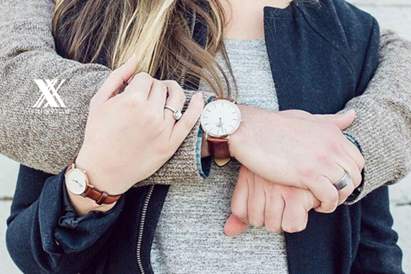 Đồng hồ không chỉ là một món phụ kiện thời trang, mà còn là biểu tượng cho sự quan tâm, tình cảm. Tặng đồng hồ ý nghĩa cho người thân, bạn bè sẽ giúp ghi nhớ những khoảnh khắc ý nghĩa và gia tăng tình cảm với nhau.