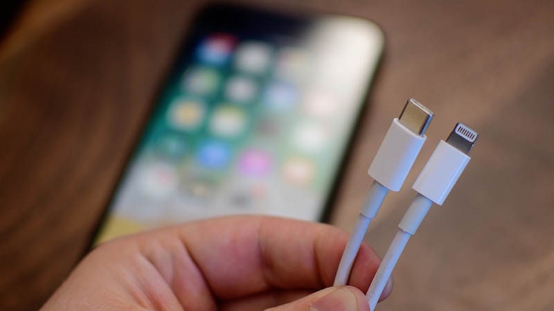Giải mã lý do vì sao Apple khai tử cổng kết nối lightning - ảnh 1 Giải mã lý do vì sao Apple khai tử cổng kết nối lightning - ảnh 1
