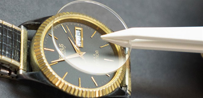 Kính cứng của đồng hồ là gì? Các loại kính đồng hồ phổ biến hiện nay