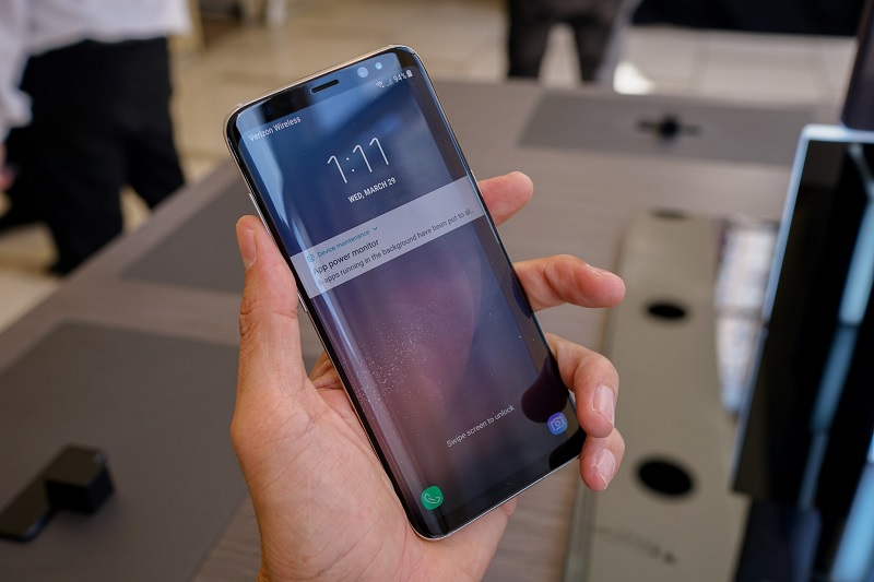 Samsung Galaxy S8 là một trong những điện thoại thông minh hàng đầu trên thị trường hiện nay với thiết kế đẹp mắt và những tính năng tiên tiến. Nếu bạn muốn tìm hiểu thêm về điện thoại này hoặc đang có ý định mua, hãy xem hình ảnh liên quan đến từ khóa này.