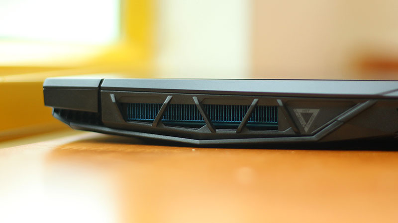 Đánh giá Acer Predator Heilos 300 2019: 'Quái vật băng giá' đã tới - ảnh 6 Đánh giá Acer Predator Heilos 300 2019: 'Quái vật băng giá' đã tới - ảnh 6