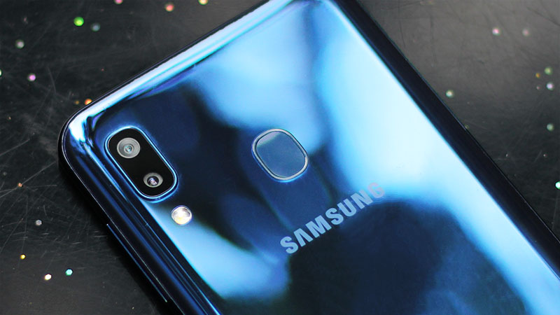 Trên tay Galaxy A20