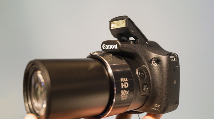 Những máy ảnh siêu zoom cũng sử dụng cảm biến 1/2.3 inch