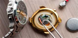 Thay pin đồng hồ đeo tay hết bao nhiêu tiền? Cách để thay pin đồng hồ