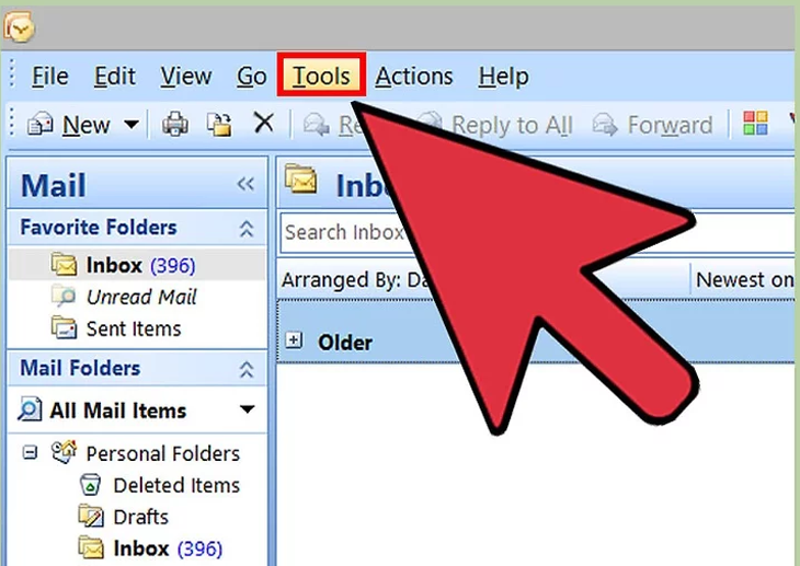 Mở ứng dụng Outlook. Click vào File và chọn Info