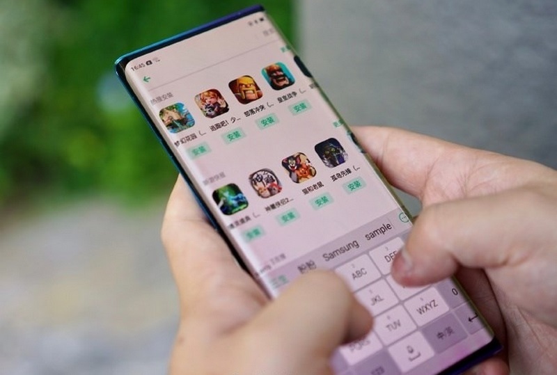 OPPO giới thiệu màn hình ‘thác nước’ cho smartphone đầu tiên trên thế giới OPPO giới thiệu màn hình ‘thác nước’ cho smartphone đầu tiên trên thế giới