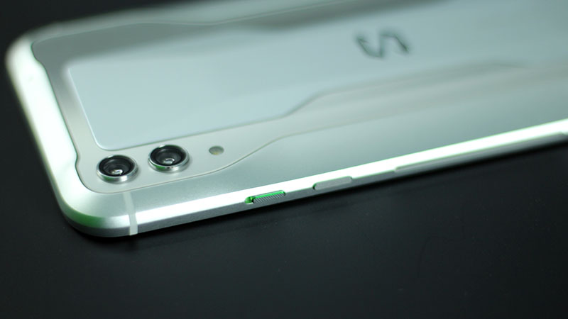 Đập hộp Xiaomi Black Shark 2 phiên bản cao cấp nhất: Vừa đẹp vừa sang - ảnh 12 Đập hộp Xiaomi Black Shark 2 phiên bản cao cấp nhất: Vừa đẹp vừa sang - ảnh 12