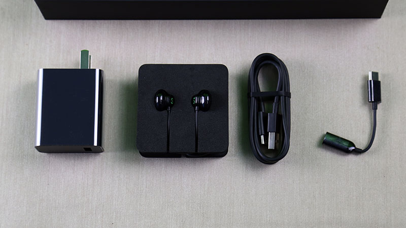 Đập hộp Xiaomi Black Shark 2 phiên bản cao cấp nhất: Vừa đẹp vừa sang - ảnh 7 Đập hộp Xiaomi Black Shark 2 phiên bản cao cấp nhất: Vừa đẹp vừa sang - ảnh 7