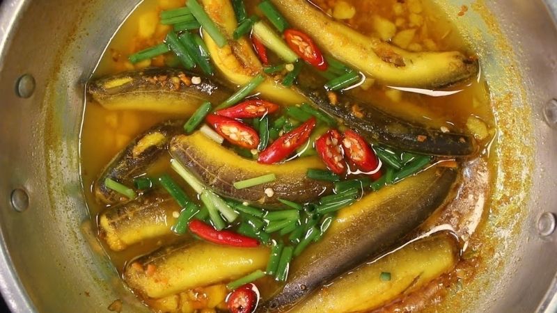 How to make fresh yellow turmeric braised fish, both delicious and nutritious