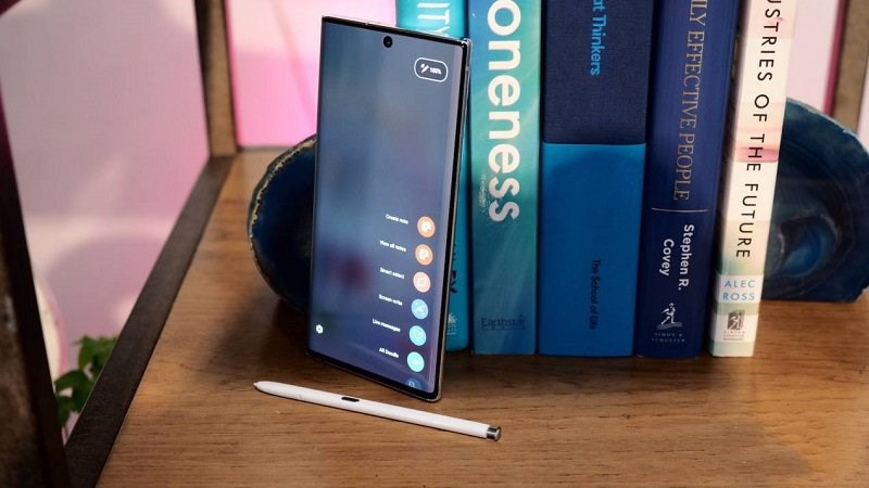 Cận cảnh Samsung Galaxy Note 10+: Siêu to, siêu khổng lồ Cận cảnh Samsung Galaxy Note 10+: Siêu to, siêu khổng lồ