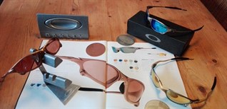 Cách nhận biết mắt kính Oakley hàng xịn, chính hãng