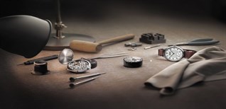 Hướng dẫn cách tháo lắp chốt dây, núm đồng hồ đeo tay