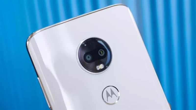 Xuất hiện smartphone Motorola mới, không notch, không lỗ khoét màn hình Xuất hiện smartphone Motorola mới, không notch, không lỗ khoét màn hình