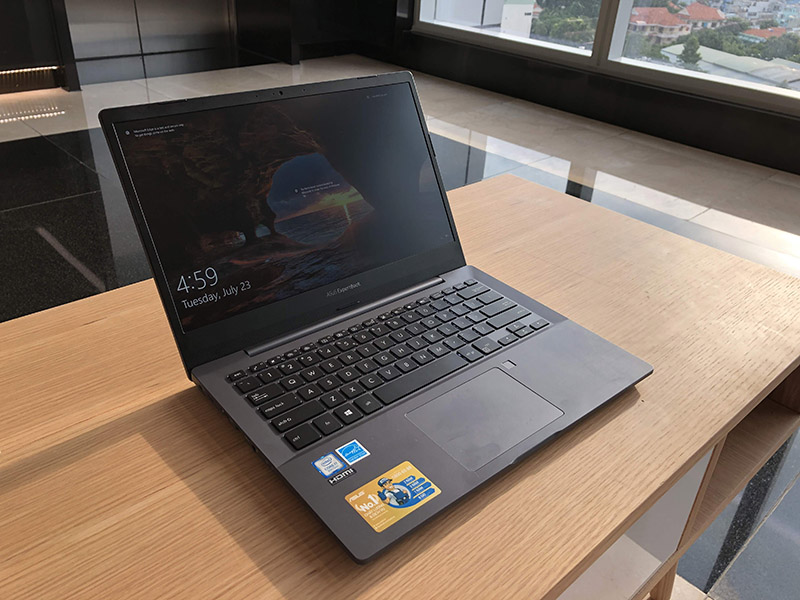 Trên tay laptop ASUS ExpertBook P5 & P3: Thiết kế lịch lãm, thời lượng pin dài 21