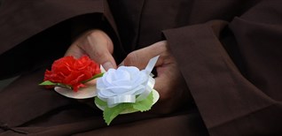 Ngày Vu Lan nên và không nên làm gì để báo hiếu cho đúng lễ nghĩa