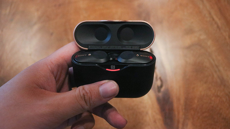 Đèn LED của tai nghe