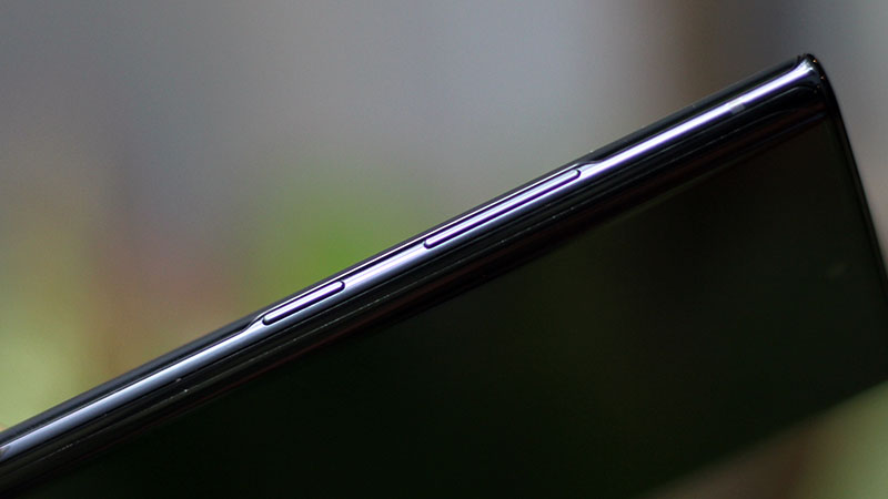 Trên tay Galaxy Note 10+ màu đen truyền thống Trên tay Galaxy Note 10+ màu đen truyền thống