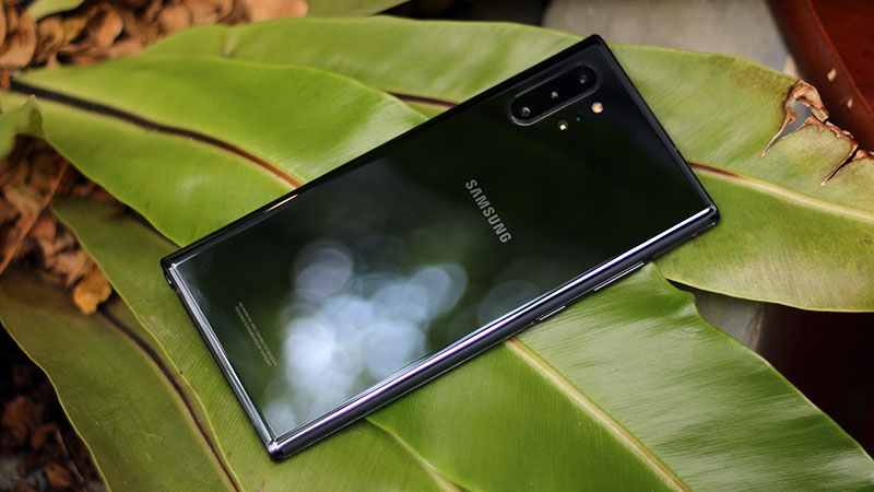 TrÃªn tay Galaxy Note 10+ mÃ u Äen truyá»n thá»ng