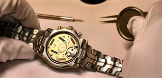 Cách tháo đồng hồ đeo tay không cần dụng cụ đơn giản, dễ làm