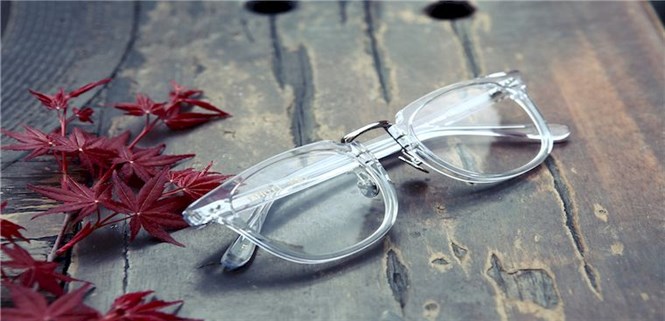 Kính mát trong suốt là gì? Kính mát trong suốt có tốt không?