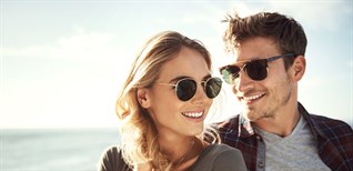 Cách bảo vệ mắt an toàn khỏi ánh nắng trong những ngày chơi lễ