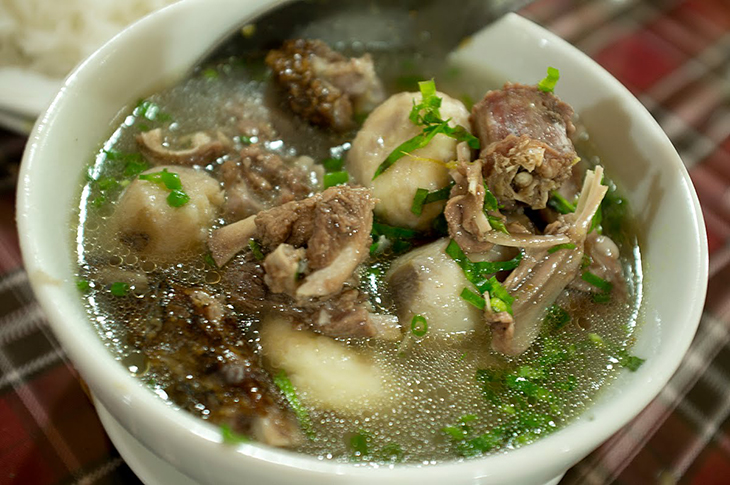 món vịt nấu khoai sọ