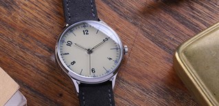 Mệnh thủy chọn đồng hồ đeo tay nào, màu gì?