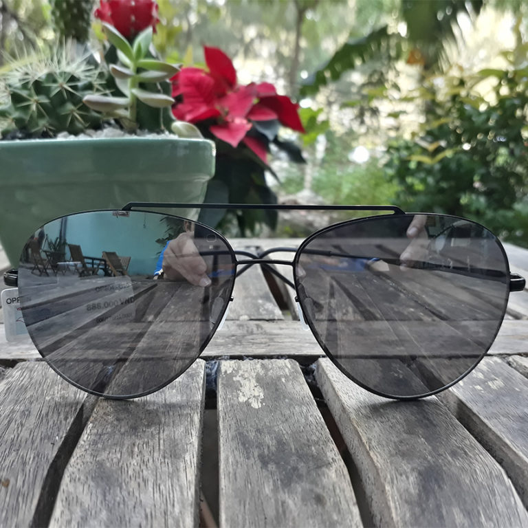 What are mirror lenses? Why choose mirrored glasses?