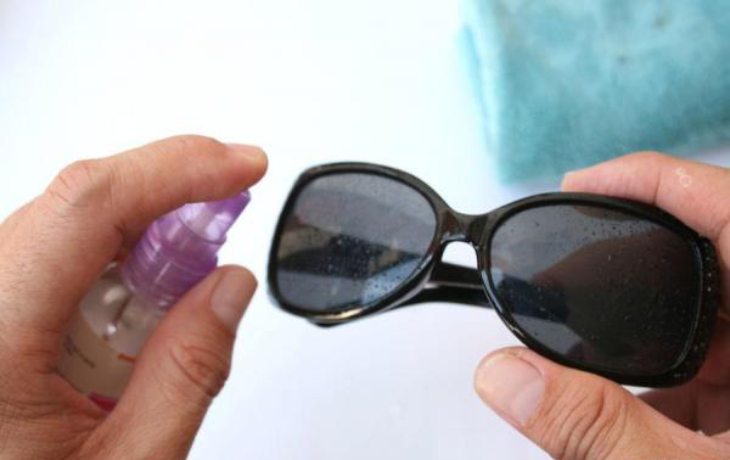 Khi nào nên bắt đầu cho trẻ em đeo kính mát chống UV?