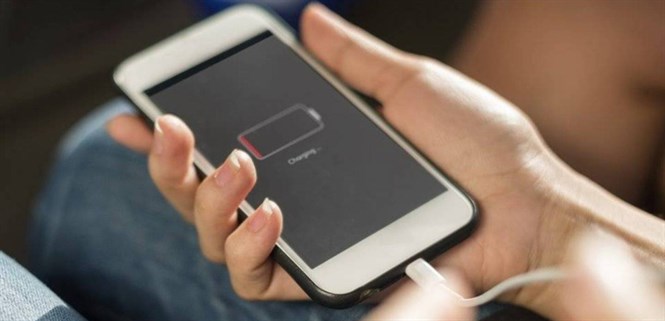 Cách khắc phục điện thoại báo sạc nhưng không vào pin