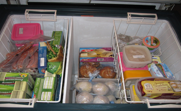 Bảo quản thực phẩm trong tủ đông.