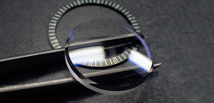 Khám phá các loại mặt kính đồng hồ đeo tay > Khám phá các loại mặt kính đồng hồ đeo tay