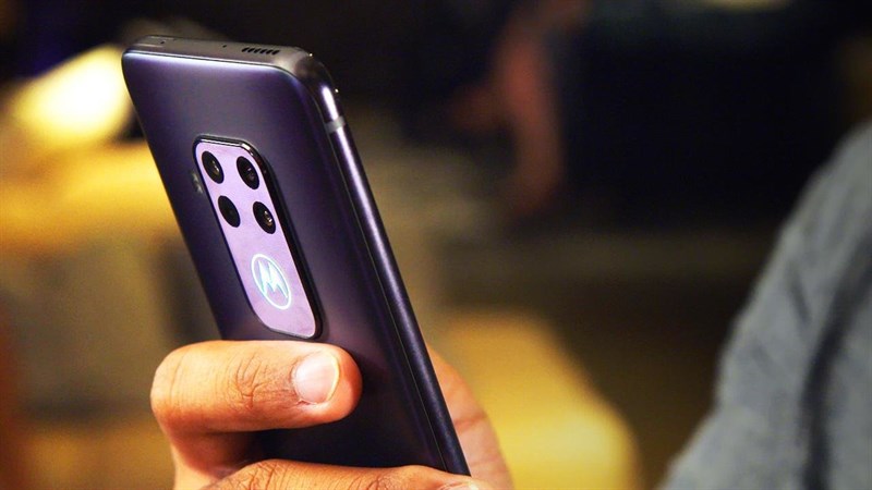 IFA 2019: Motorola One Zoom ra mắt với camera 48MP, zoom quang 3x IFA 2019: Motorola One Zoom ra mắt với camera 48MP, zoom quang 3x