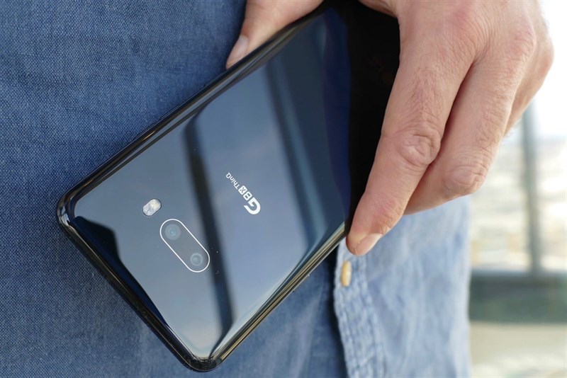 LG G8X ThinQ khi không gắn vào LG Dual Screen LG G8X ThinQ khi không gắn vào LG Dual Screen