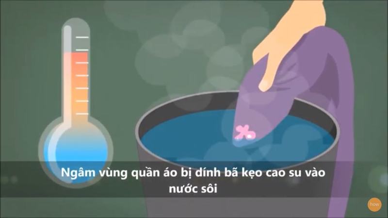 Cách tẩy kẹo cao su trên quần áo bằng nước sôi