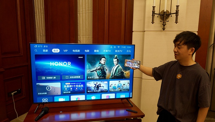 Đánh giá nhanh tivi Honor Vision của Huawei: Đối thủ mới của Android tivi? > chiếu màn hình điện thoại lên ti vi