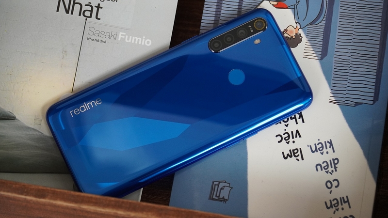 Trên tay & đánh giá nhanh Realme 5: Giá dưới 5 triệu nhưng quá nhiều ưu điểm! - ảnh 3 Trên tay & đánh giá nhanh Realme 5: Giá dưới 5 triệu nhưng quá nhiều ưu điểm! - ảnh 3