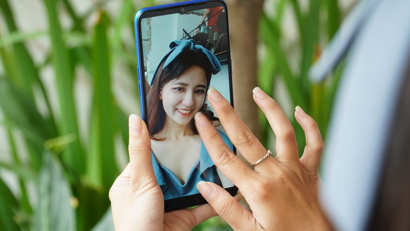 Trên tay & đánh giá nhanh Realme 5: Giá dưới 5 triệu nhưng quá nhiều ưu điểm! - ảnh 1 Trên tay & đánh giá nhanh Realme 5: Giá dưới 5 triệu nhưng quá nhiều ưu điểm! - ảnh 1